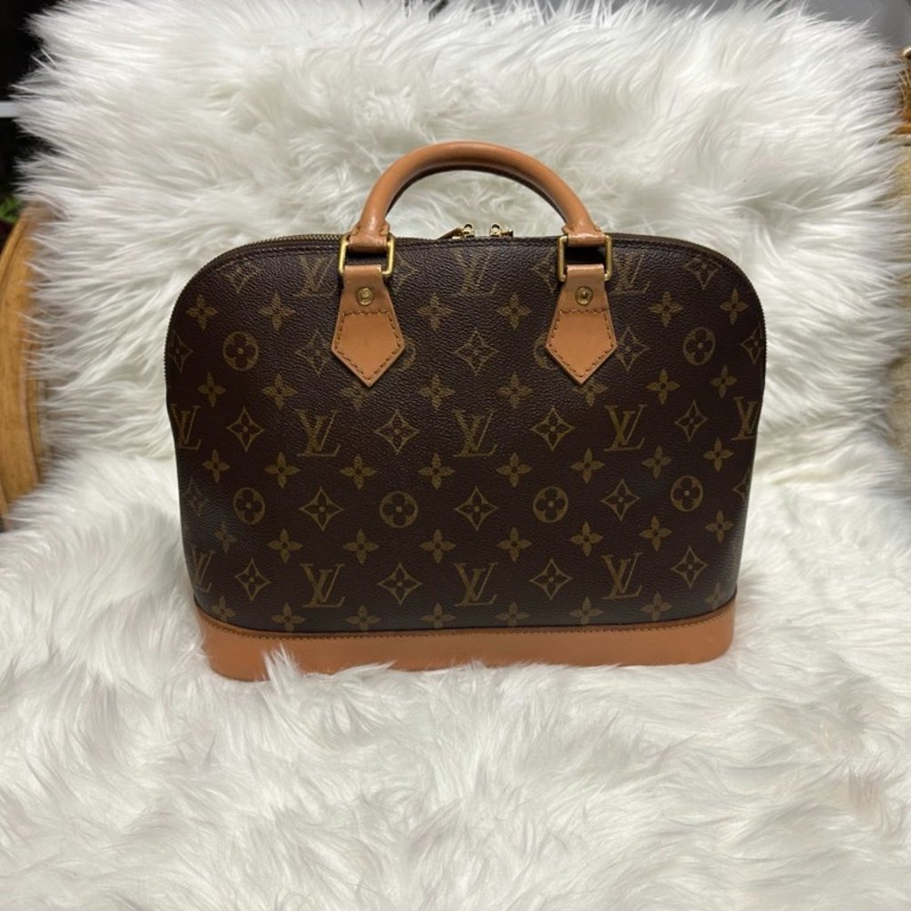Louis Vuitton Monogram Alma Handbag - Picture 2 of 11